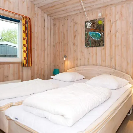 8 Person In R Nde Rønde