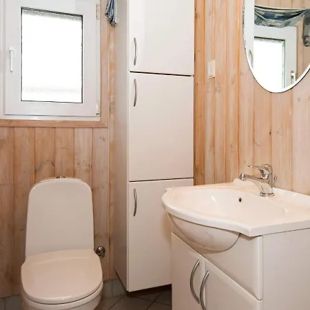 8 Person In R Nde Rønde